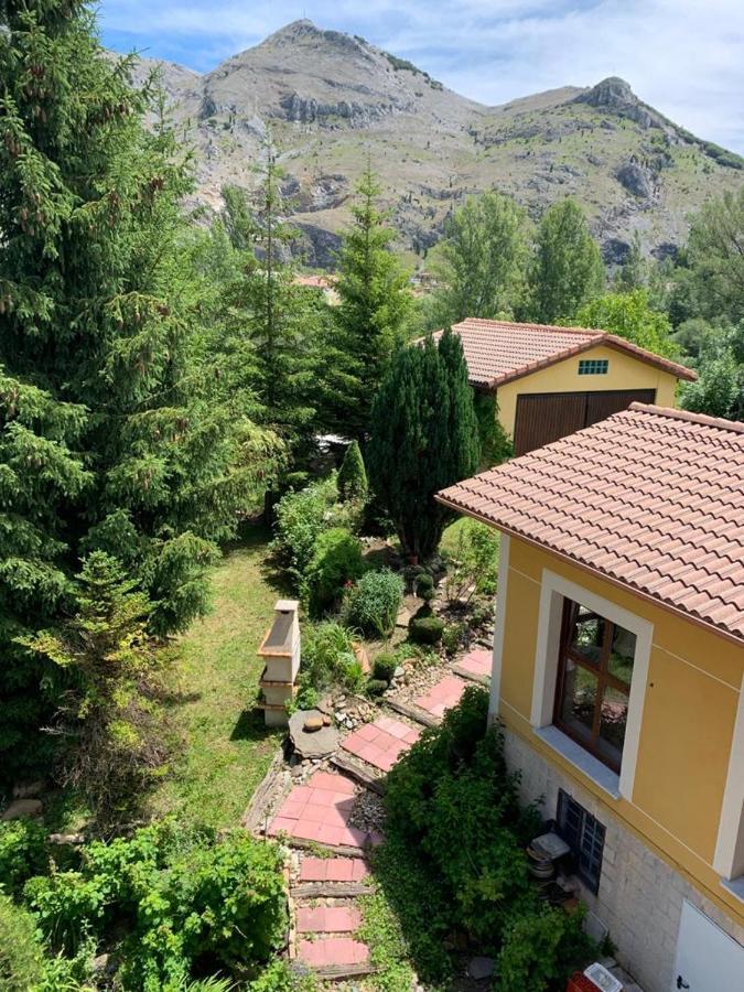 Hostel Arenos Velilla del Rio Carrion 外观 照片